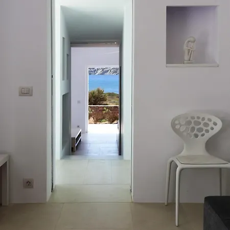 Bianca In Villa Antíparos
